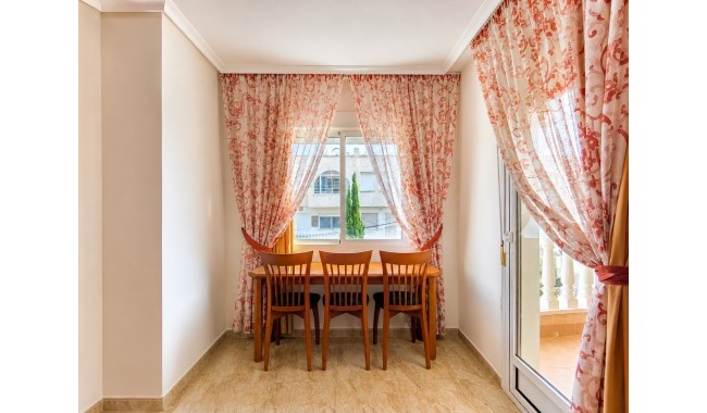 Resale - Apartment - Torrevieja - Playa del cura