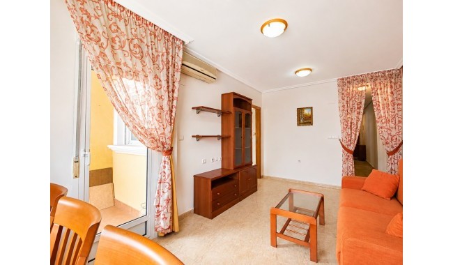 Resale - Apartment - Torrevieja - Playa del cura