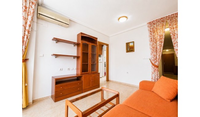 Resale - Apartment - Torrevieja - Playa del cura