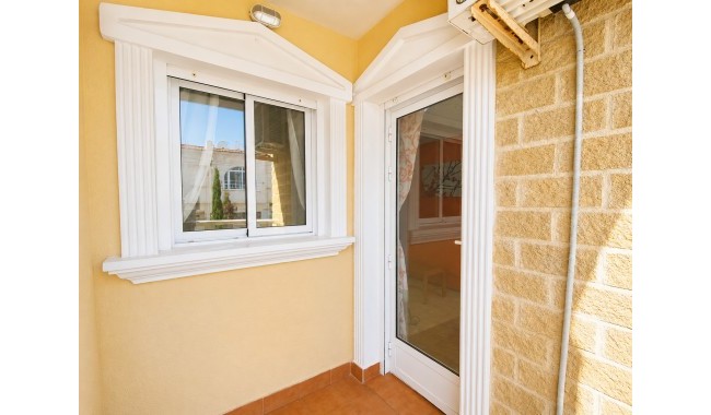 Resale - Apartment - Torrevieja - Playa del cura