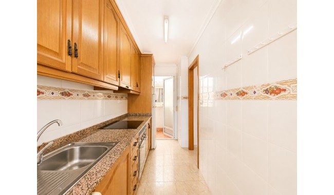 Resale - Apartment - Torrevieja - Playa del cura