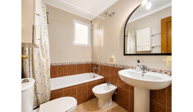Resale - Apartment - Torrevieja - Playa del cura
