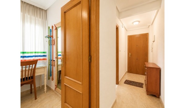 Resale - Apartment - Torrevieja - Playa del cura