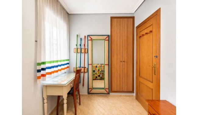 Resale - Apartment - Torrevieja - Playa del cura