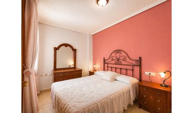 Resale - Apartment - Torrevieja - Playa del cura