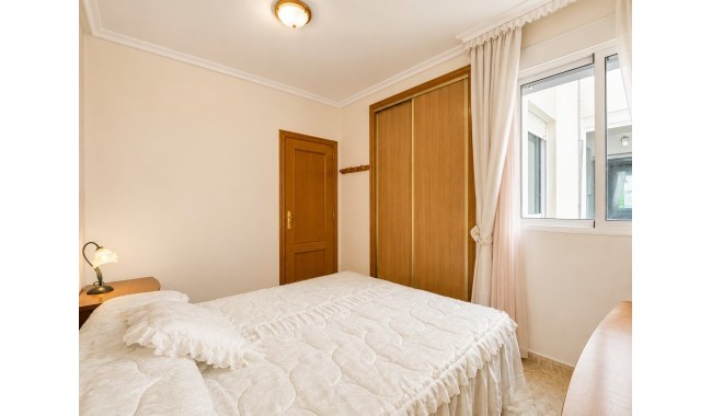Resale - Apartment - Torrevieja - Playa del cura