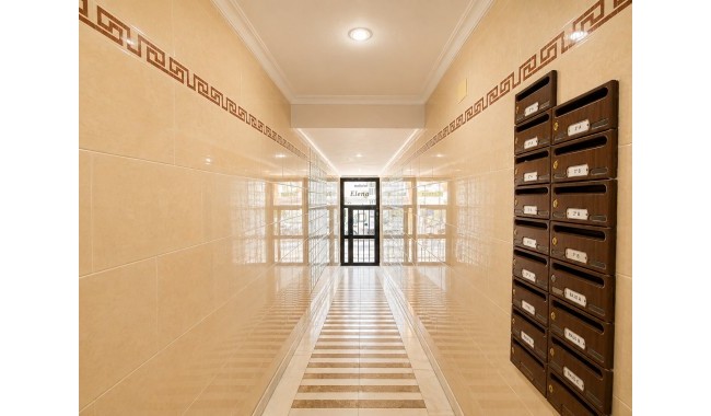 Resale - Apartment - Torrevieja - Playa del cura