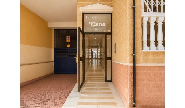 Resale - Apartment - Torrevieja - Playa del cura