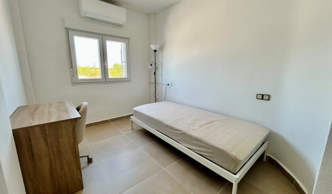 Resale - Apartment - Torrevieja - San Luis