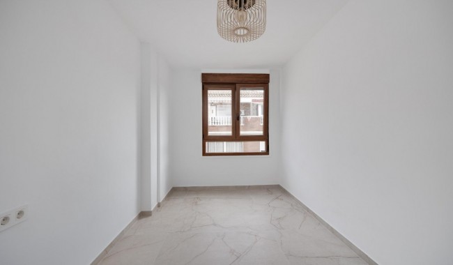 Resale - Apartment - Playa del Acequion