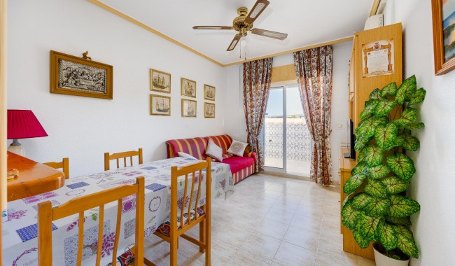 Resale - Apartment - Torrevieja - Playa de La Acequion