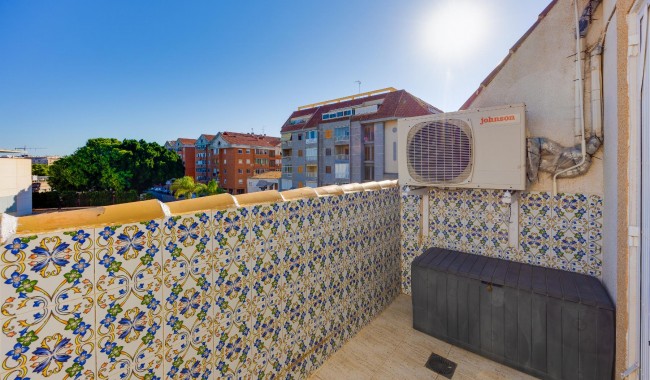Resale - Apartment - Torrevieja - Playa de La Acequion