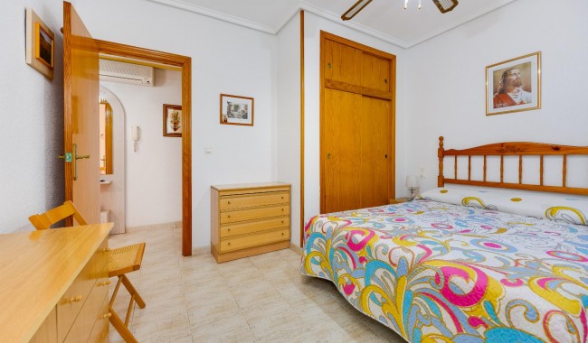 Resale - Apartment - Torrevieja - Playa de La Acequion