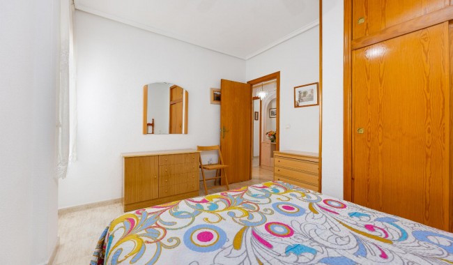 Resale - Apartment - Torrevieja - Playa de La Acequion