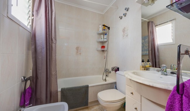 Resale - Apartment - Torrevieja - Playa de La Acequion