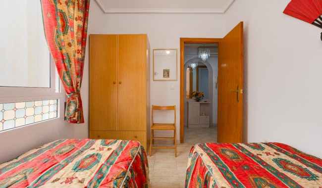 Resale - Apartment - Torrevieja - Playa de La Acequion