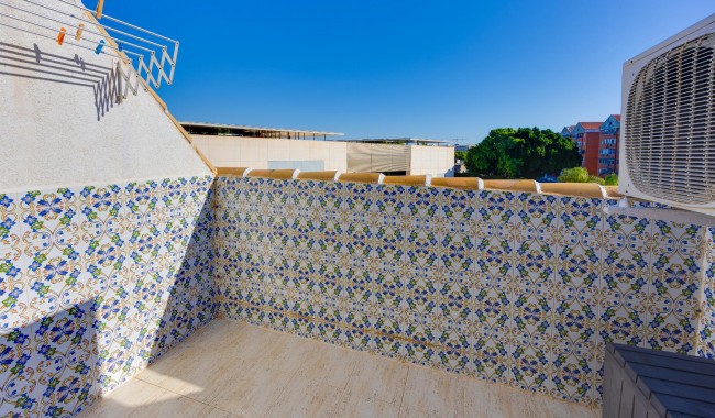 Resale - Apartment - Torrevieja - Playa de La Acequion