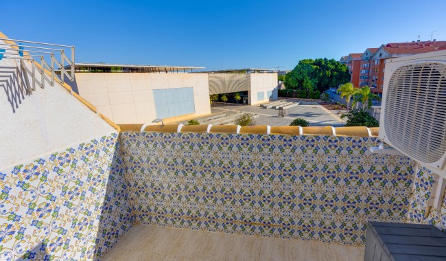 Resale - Apartment - Torrevieja - Playa de La Acequion