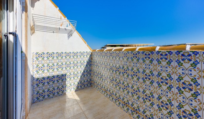 Resale - Apartment - Torrevieja - Playa de La Acequion