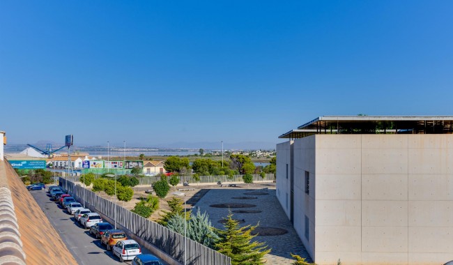 Resale - Apartment - Torrevieja - Playa de La Acequion