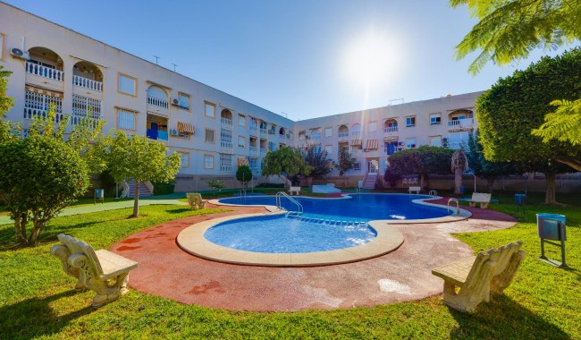 Resale - Apartment - Torrevieja - Playa de La Acequion