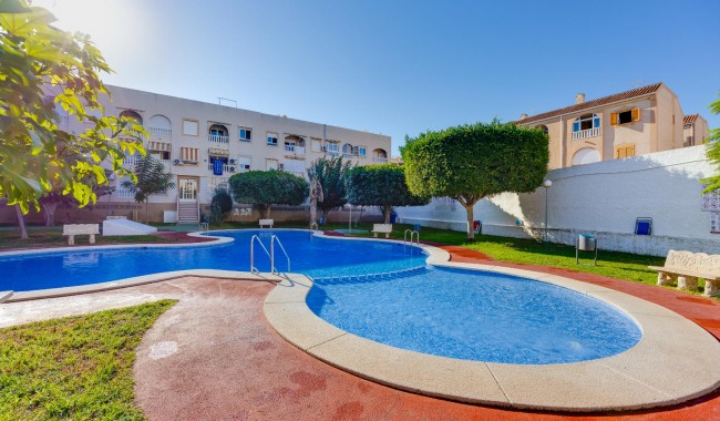 Resale - Apartment - Torrevieja - Playa de La Acequion
