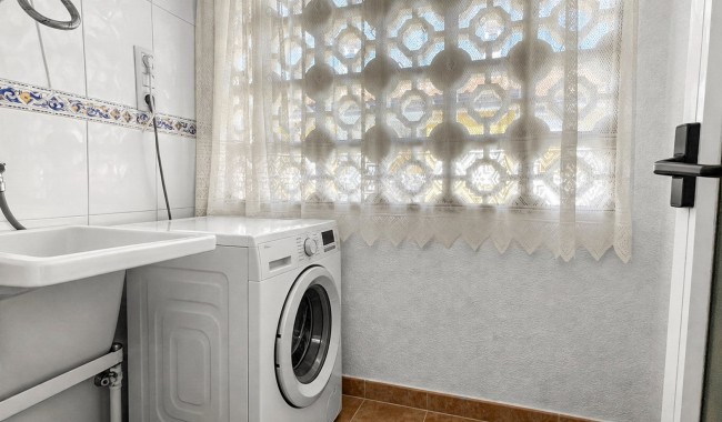 Sprzedaż - Apartament - Mil Palmeras