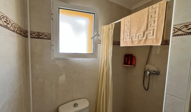 Begagnad - Quatro hus - Villamartín - PAU 8