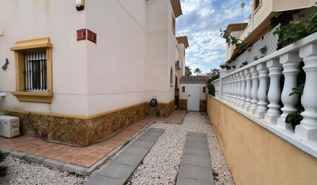 Begagnad - Quatro hus - Villamartín - PAU 8