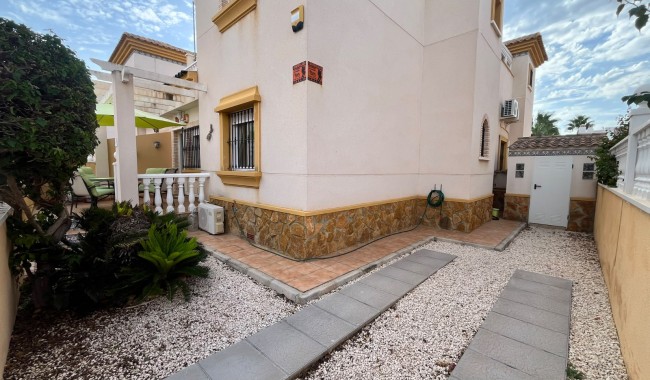 Begagnad - Quatro hus - Villamartín - PAU 8