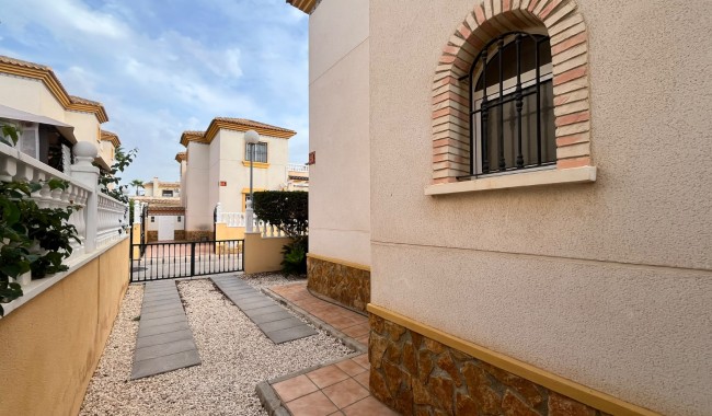 Begagnad - Quatro hus - Villamartín - PAU 8