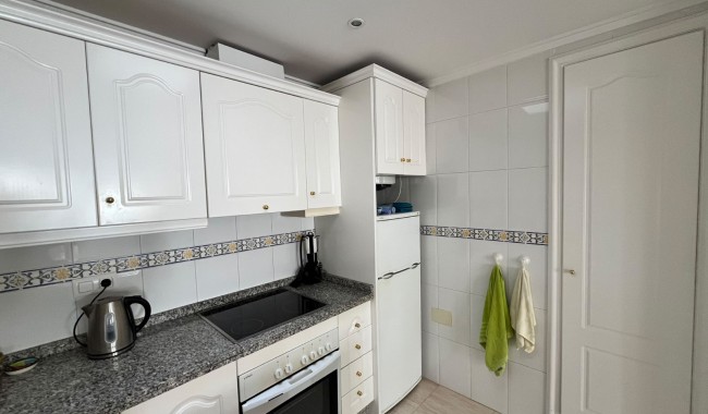 Begagnad - Quatro hus - Villamartín - PAU 8
