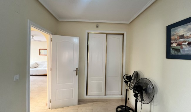 Begagnad - Quatro hus - Villamartín - PAU 8