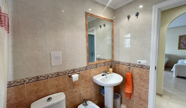 Begagnad - Quatro hus - Villamartín - PAU 8