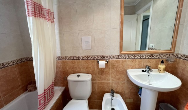 Begagnad - Quatro hus - Villamartín - PAU 8