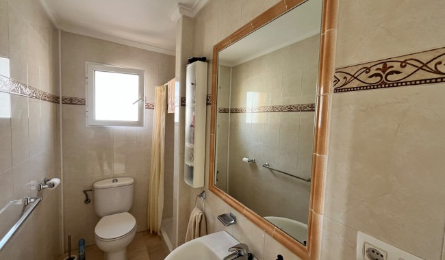 Begagnad - Quatro hus - Villamartín - PAU 8