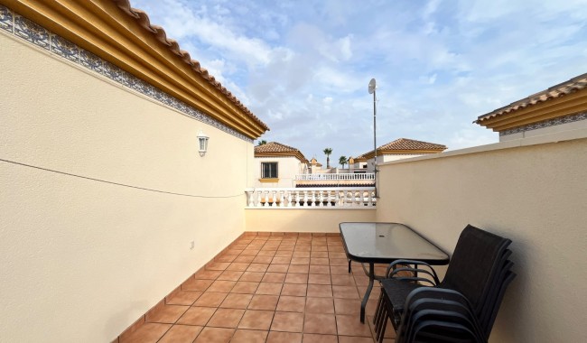 Begagnad - Quatro hus - Villamartín - PAU 8