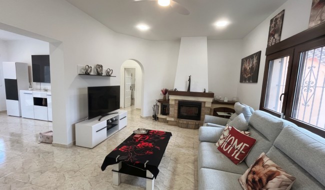 Resale - Villa - Daya Vieja