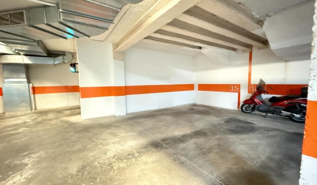 Brukt - Parkering - Torrevieja - Centro - Muelle Pesquero
