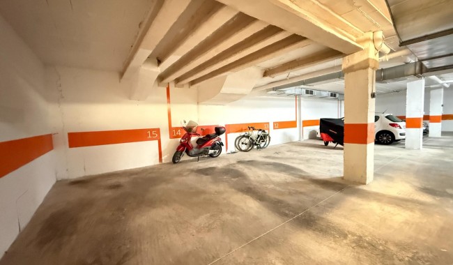 Brukt - Parkering - Torrevieja - Centro - Muelle Pesquero