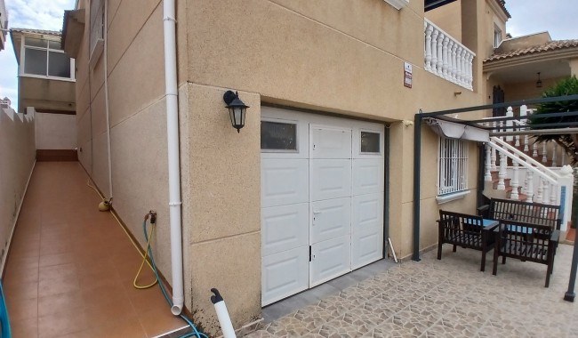 Brukt - Villa - Villamartín - Costa Blanca