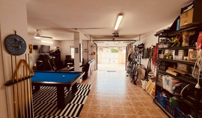 Brukt - Villa - Villamartín - Costa Blanca