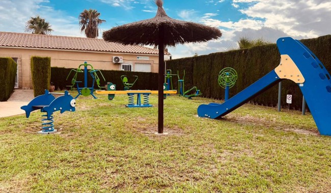 Brukt - Villa - Villamartín - Costa Blanca