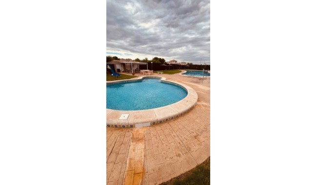Brukt - Villa - Villamartín - Costa Blanca