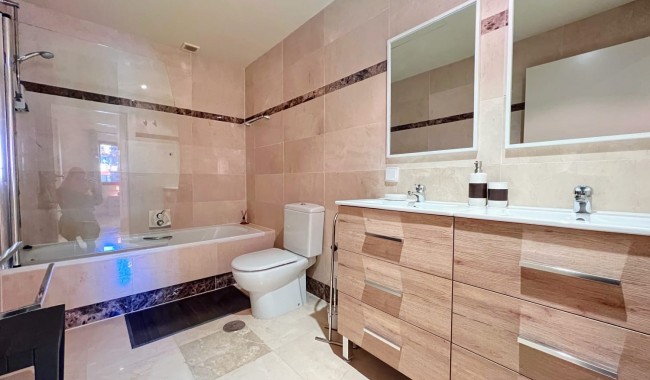 Sprzedaż - Apartament - LOS ALCÁZARES