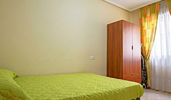 Sprzedaż - Apartament - Torrevieja - Las Piscinas Naturales