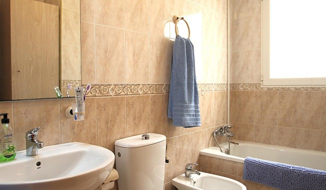 Sprzedaż - Apartament - Torrevieja - Las Piscinas Naturales
