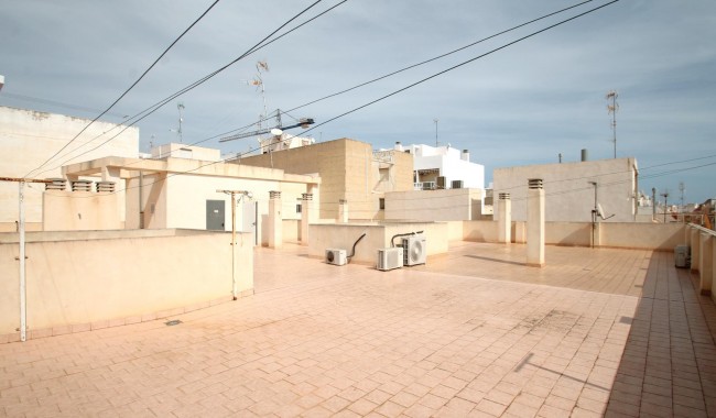 Sprzedaż - Apartament - Torrevieja - Las Piscinas Naturales