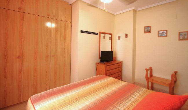 Sprzedaż - Apartament - Torrevieja - Las Piscinas Naturales
