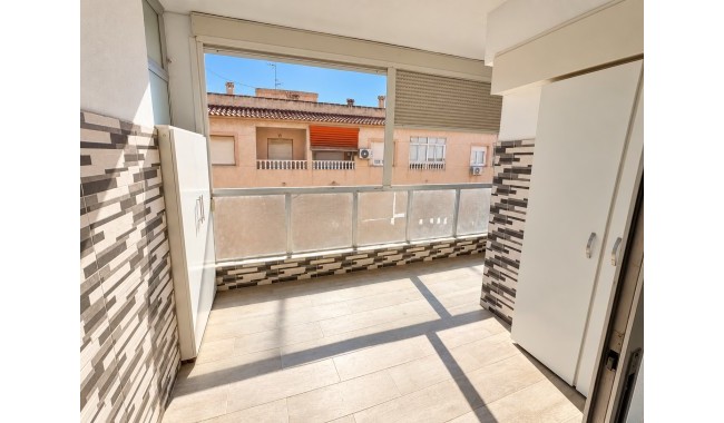 Sprzedaż - Apartament - Torrevieja - Playa de los Naufragos
